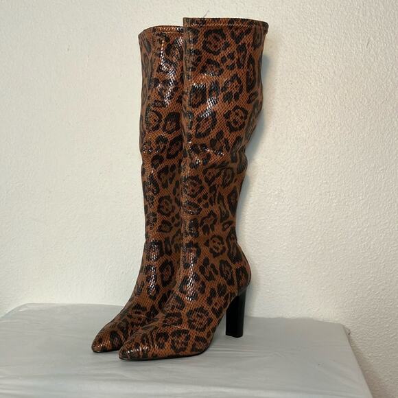 NWT CHARLES BY CHARLES DAVID Dalton Camel Leopard Print Stretch Boots Womens 6 M - Picture 1 of 5